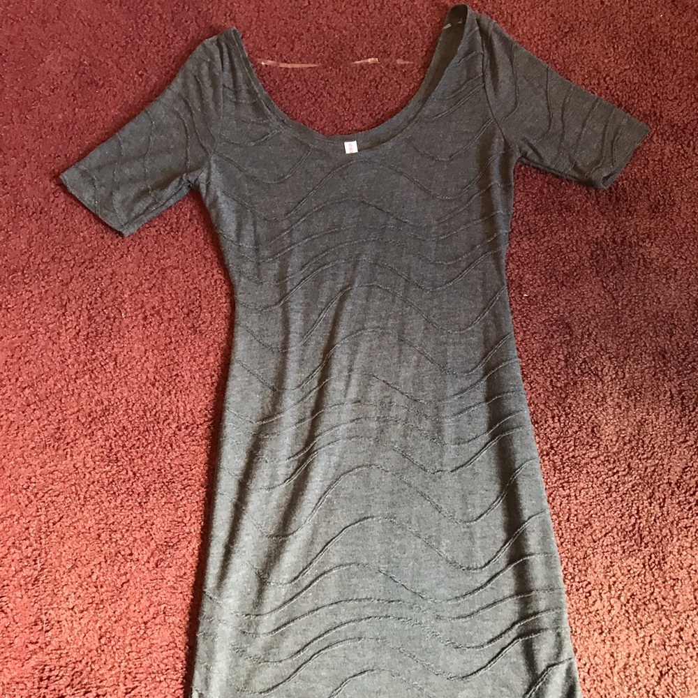 Women’s dress - Picture 2 of 3